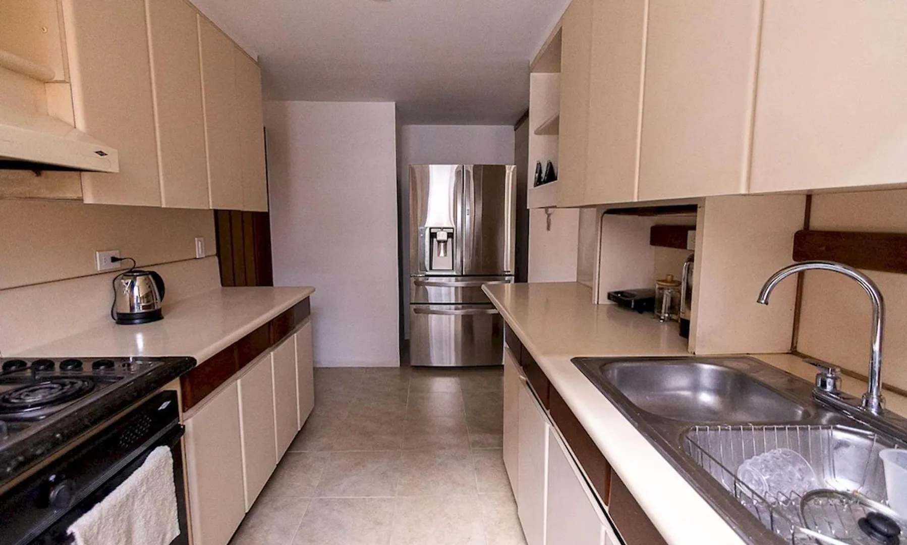 Comoda Habitacion Bano Compartido En El Poblado-A4 Medellin