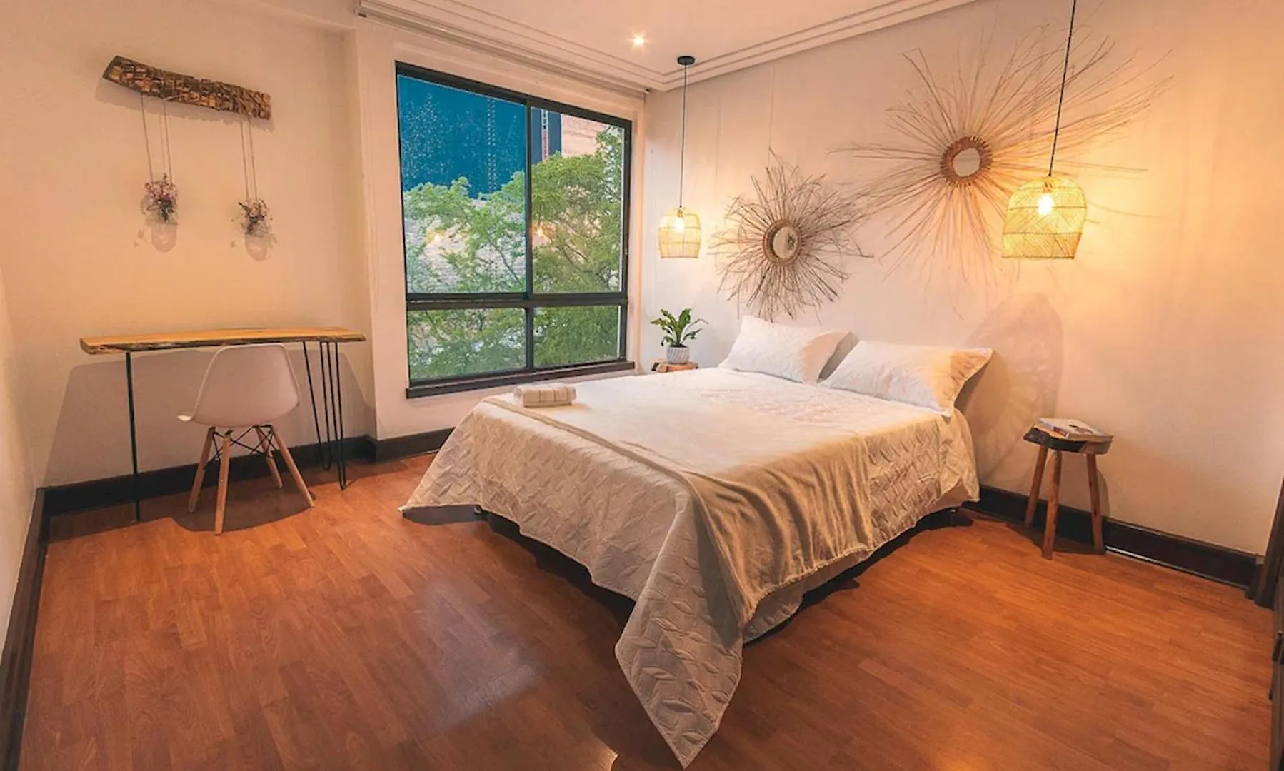 Comoda Habitacion Bano Compartido En El Poblado-A4 Medellin Colombia